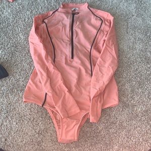 Lyra modest swim set